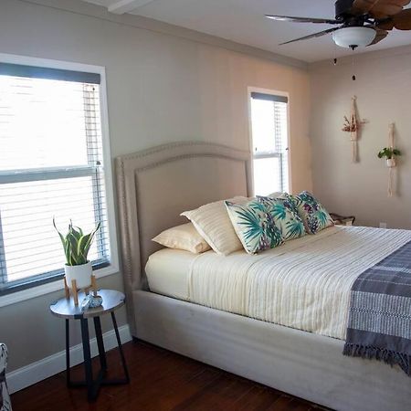 Two Bedroom Ranch With Private Deck Close To Beach Lake Worth Beach Exterior photo