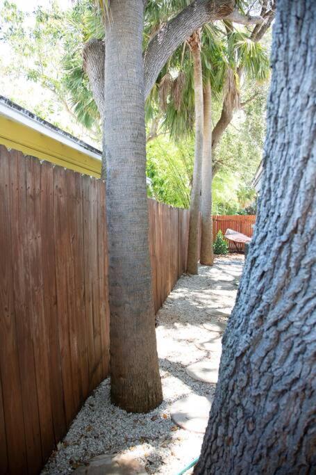 Two Bedroom Ranch With Private Deck Close To Beach Lake Worth Beach Exterior photo