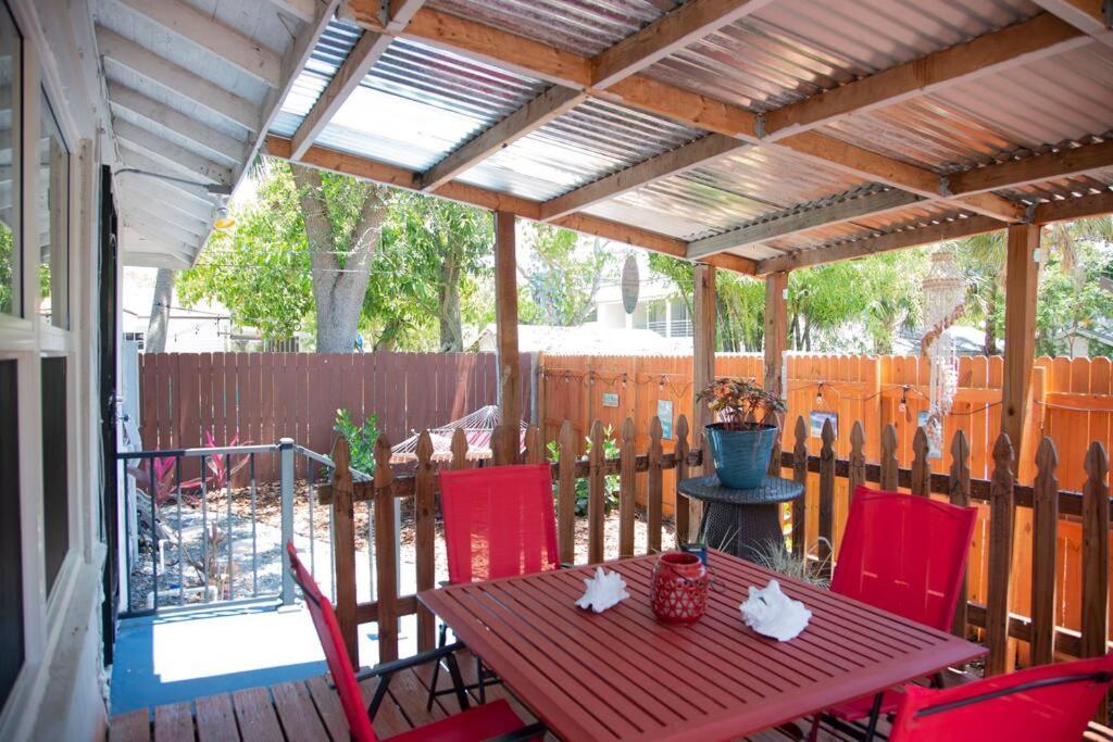 Two Bedroom Ranch With Private Deck Close To Beach Lake Worth Beach Exterior photo