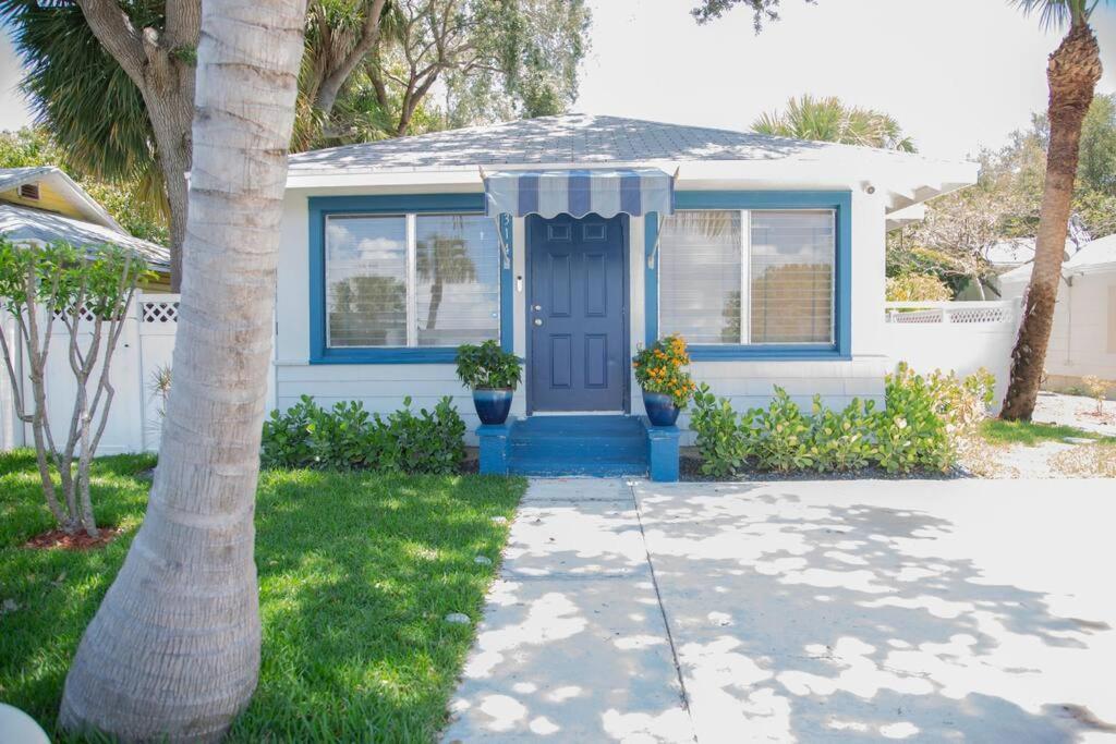 Two Bedroom Ranch With Private Deck Close To Beach Lake Worth Beach Exterior photo