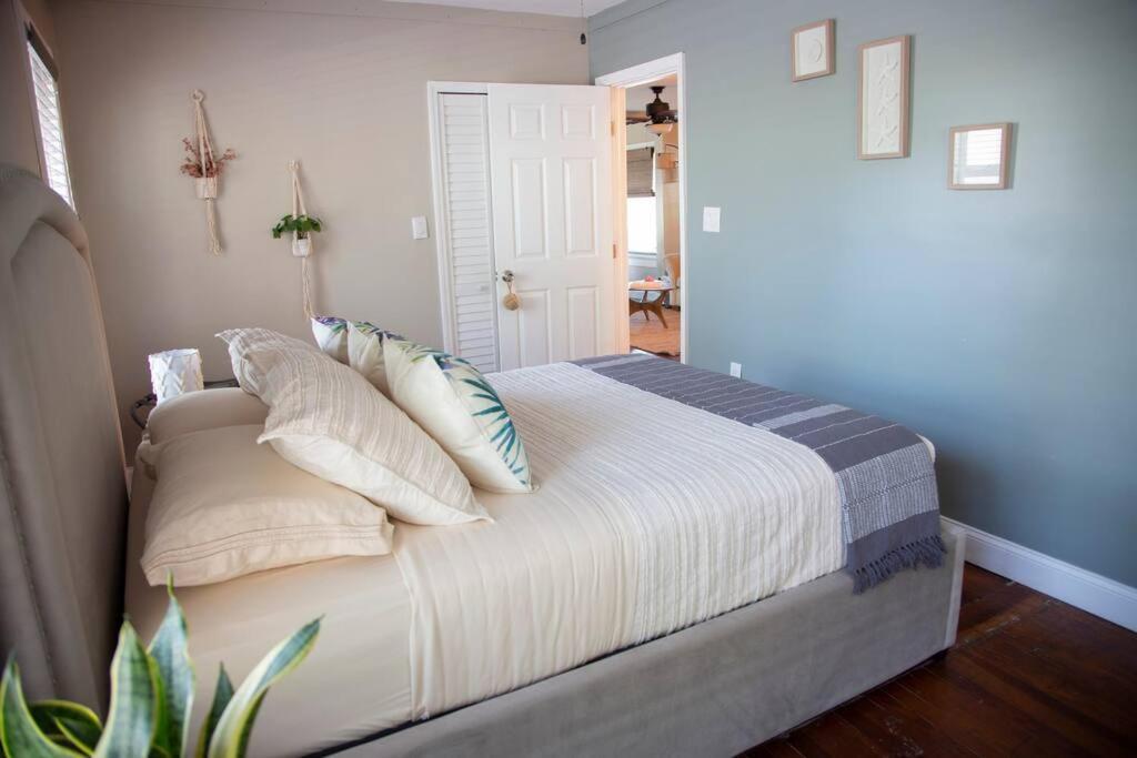 Two Bedroom Ranch With Private Deck Close To Beach Lake Worth Beach Exterior photo