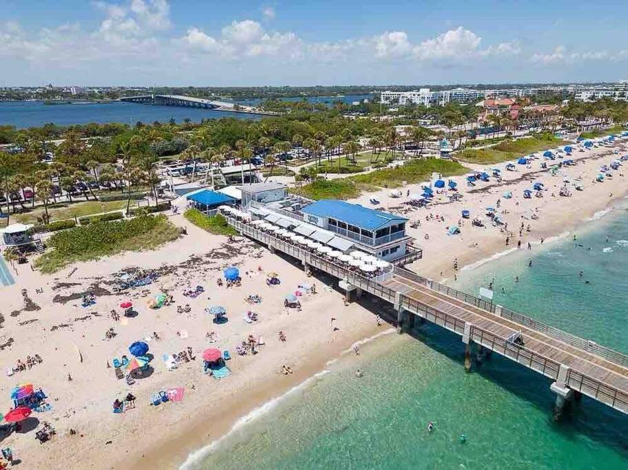 Two Bedroom Ranch With Private Deck Close To Beach Lake Worth Beach Exterior photo